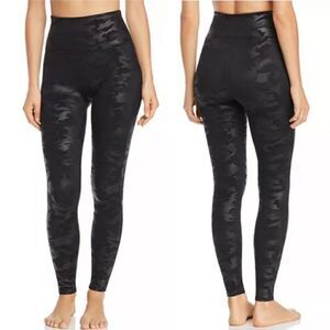 Spanx Faux leather Camo leggings. Black and grey. Shimmers. Size S. 26,5" Inseam